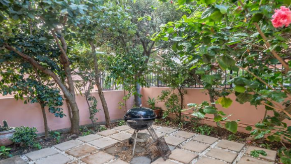 To Let 2 Bedroom Property for Rent in Sea Point Western Cape